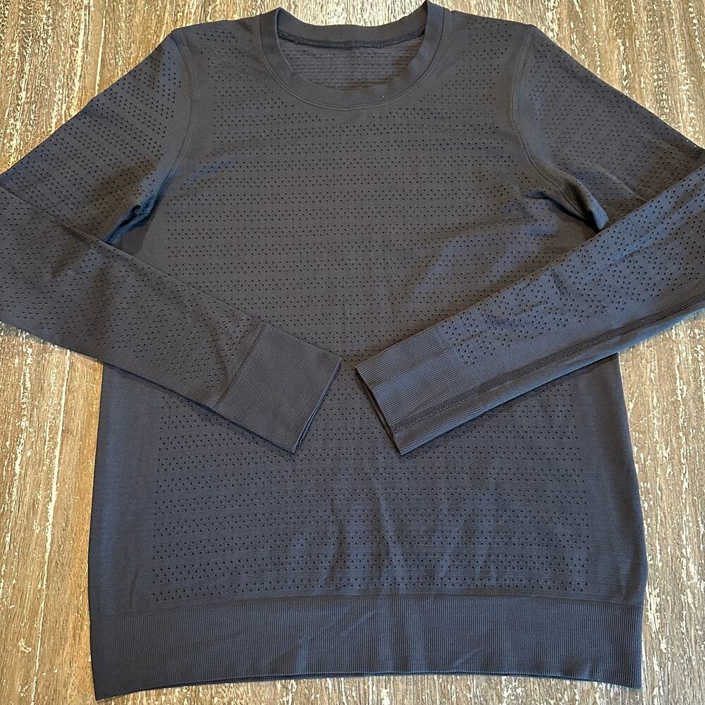 Lululemon Breeze By Long Sleeve Top Shirt Womens Size 8 Black Mesh Ventilated